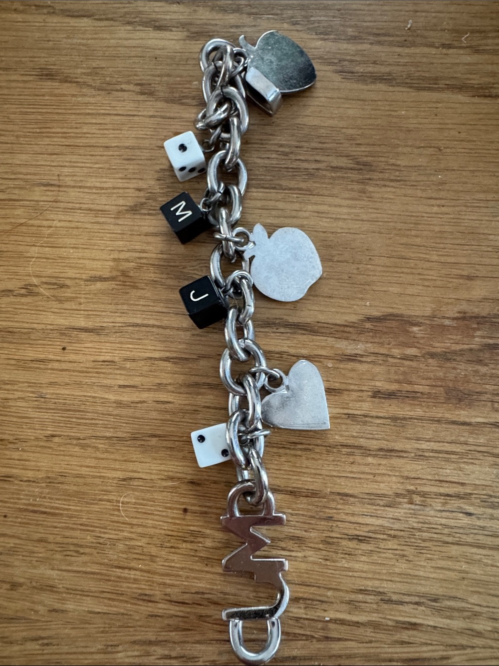 Marc Jacobs 90’s 2000 Silver Charm Bracelet with Green Apple and Dice Charms - Picture 3 of 3